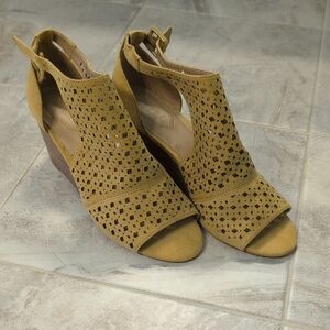 Elegant Tan Cutout Wedge Sandals